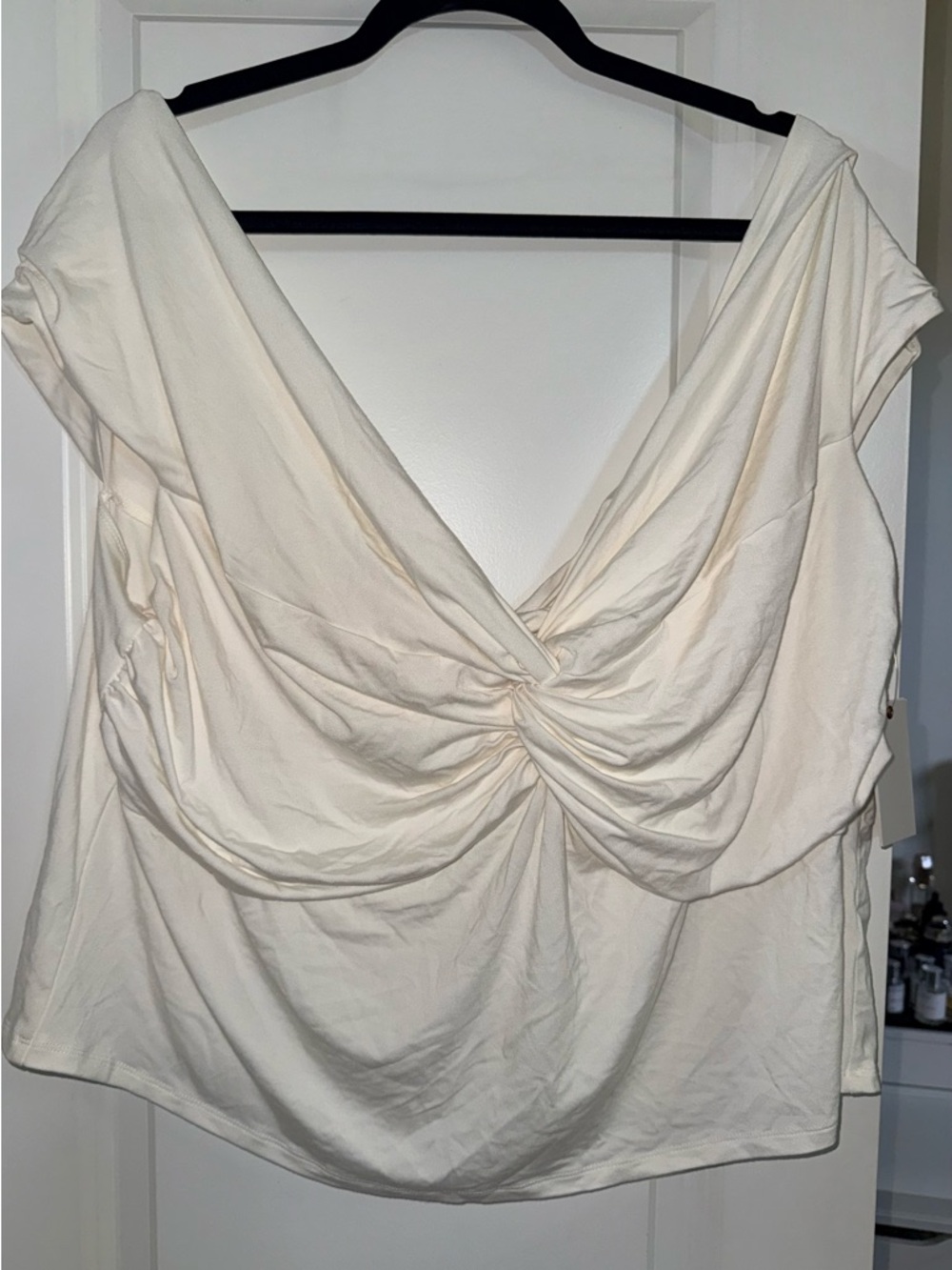 Good American Women’s Off The Shoulder Cream Twist-Front Top